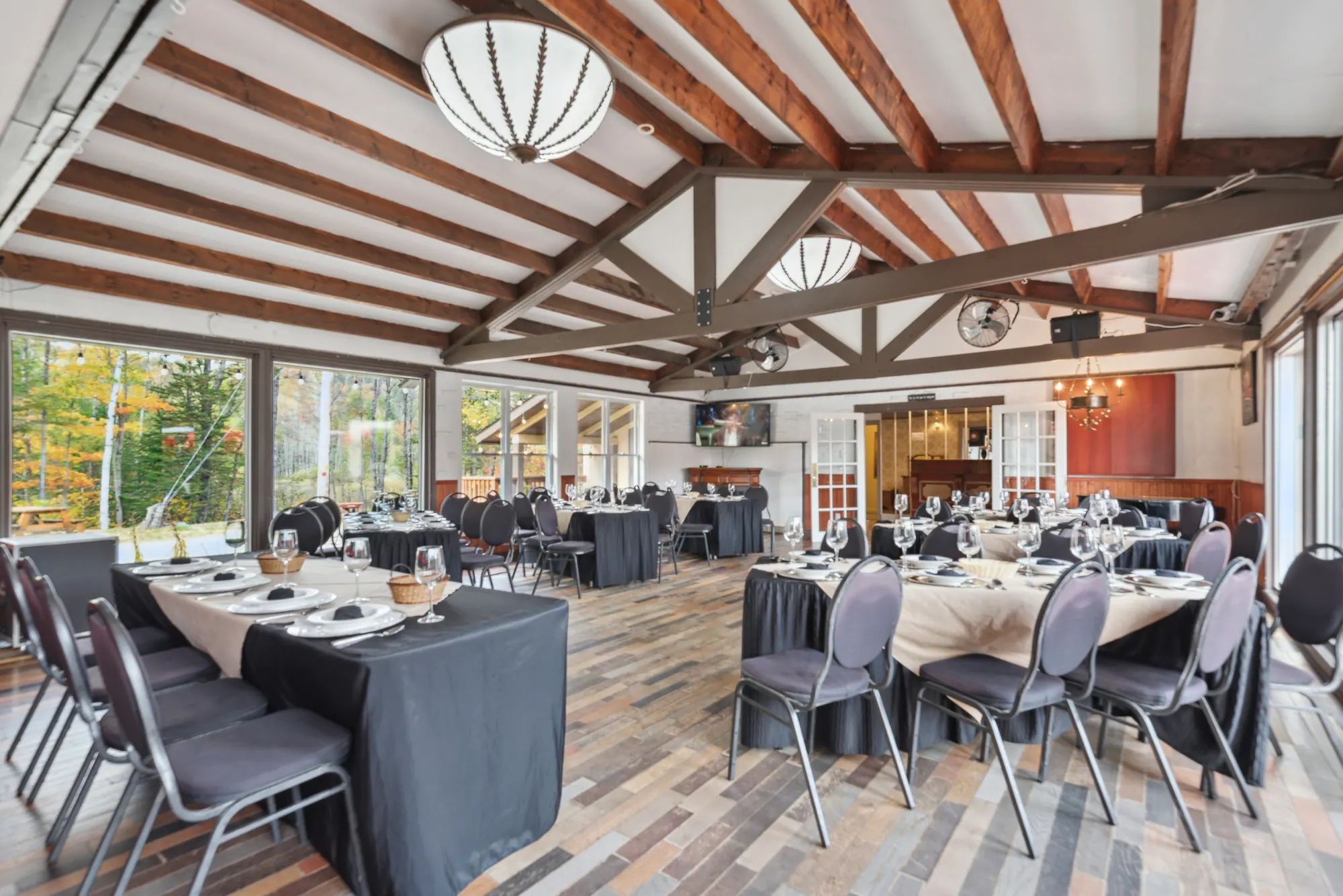 Événement privé — table dressée, soirée